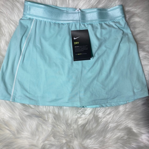 *sold* NWT- Nike Tennis Skirt XS - Picture 5 of 7